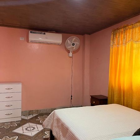 Surf Camp Hotel Bocas del Toro Eksteriør billede