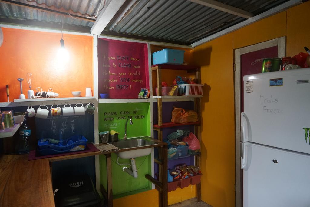 Surf Camp Hotel Bocas del Toro Eksteriør billede