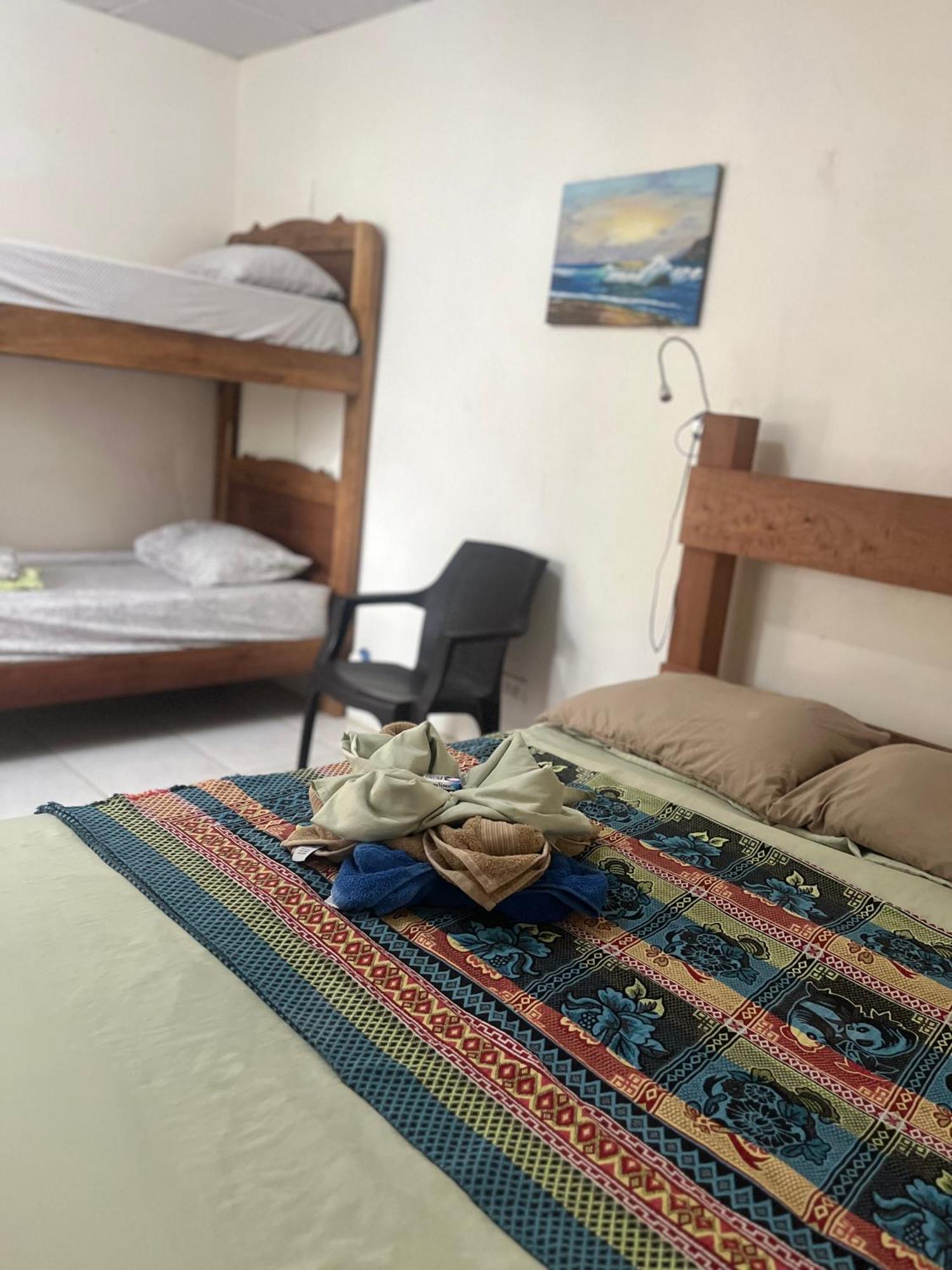 Surf Camp Hotel Bocas del Toro Eksteriør billede